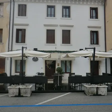 Valentino Couette-café 3*