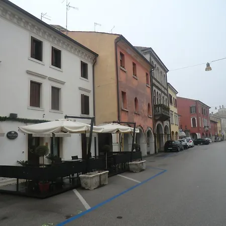 Valentino 3*