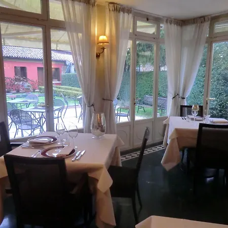 Valentino 3*